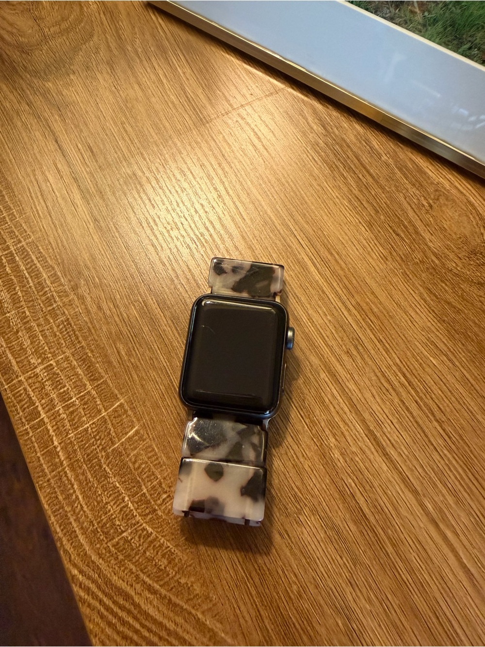 APPLE WATCH SERIES 3 - 38MM with bands and charger